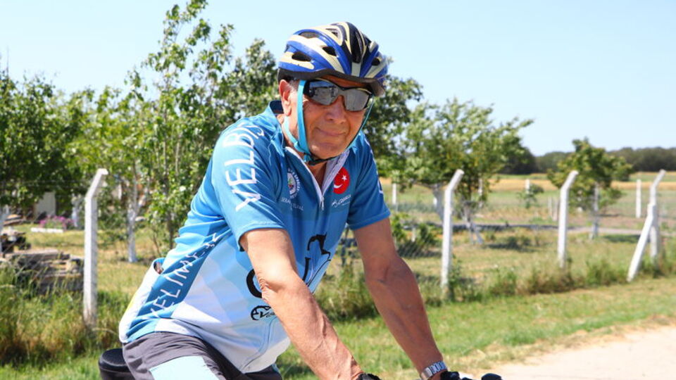 Emekli olduktan sonra bisiklet tutkunu oldu