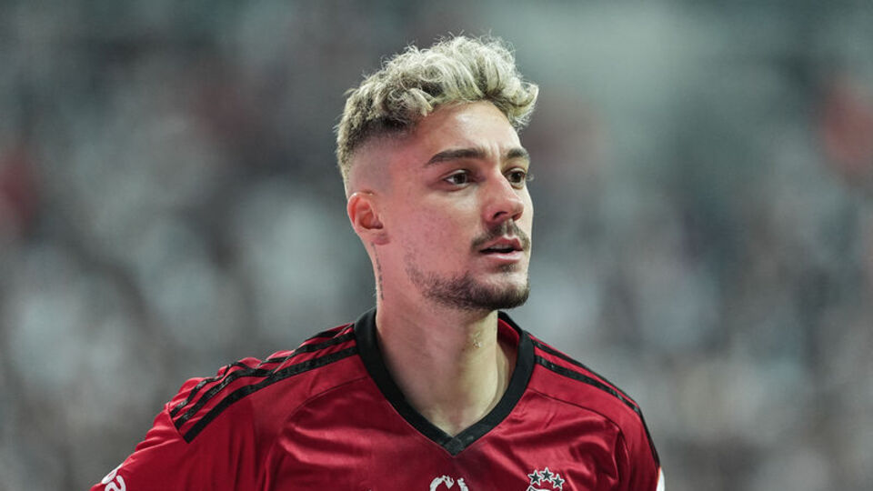 Muci attı Arnavutluk kazandı!