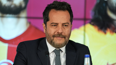 Erden Timur görevi bıraktı!