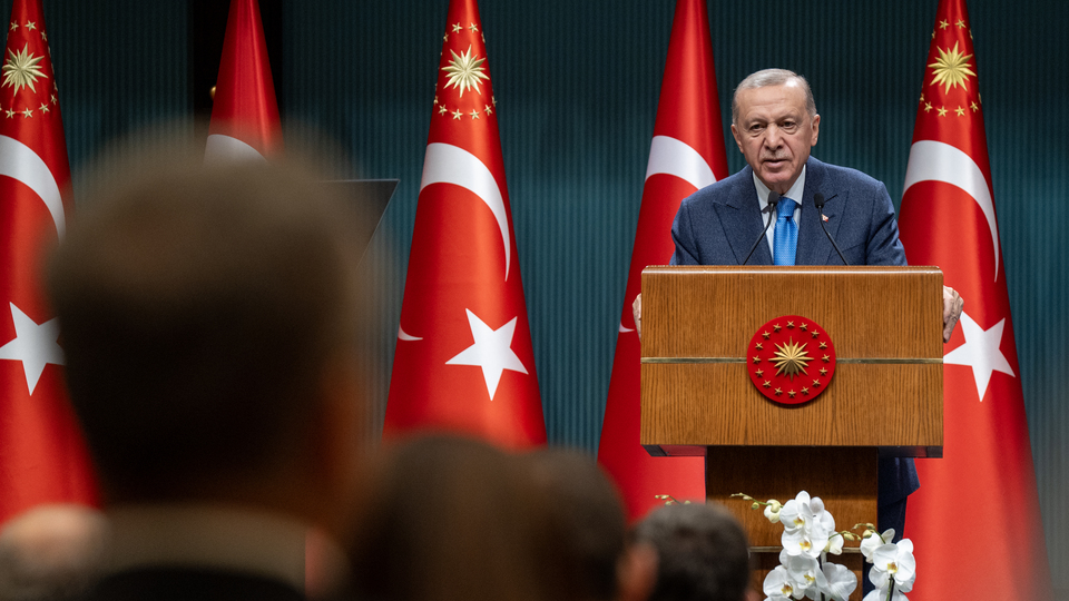 Kabine toplandı! Masada neler var?