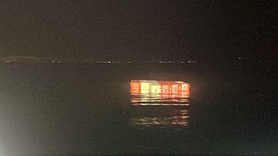 Dubaların üzerinde mahsur kaldılar