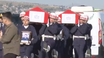 Şehit pilotlar için tören