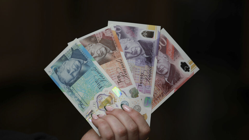 Tarihi an: Kral Charles'ın banknotları kullanımda