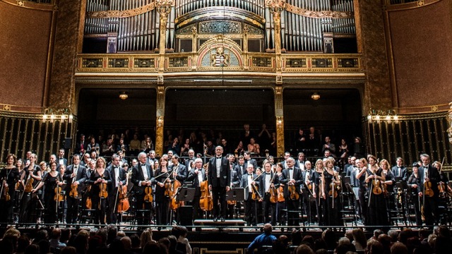 Budapeşte Festival Orkestrası büyüledi