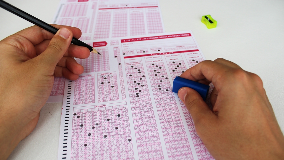 Makara sorusu ikiye böldü! Yapay zeka da şaşırdı