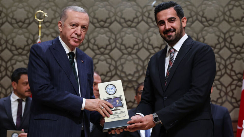 Çakır 'Yılın Temsilcisi Ödülü'nü aldı