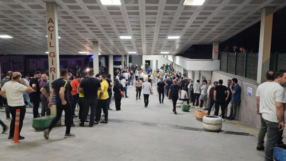Tur teknesi battı! 5 kişiyi balıkçılar kurtardı