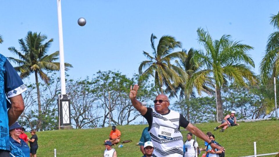 75'lik başbakan 'gülle' ile bronzun sahibi