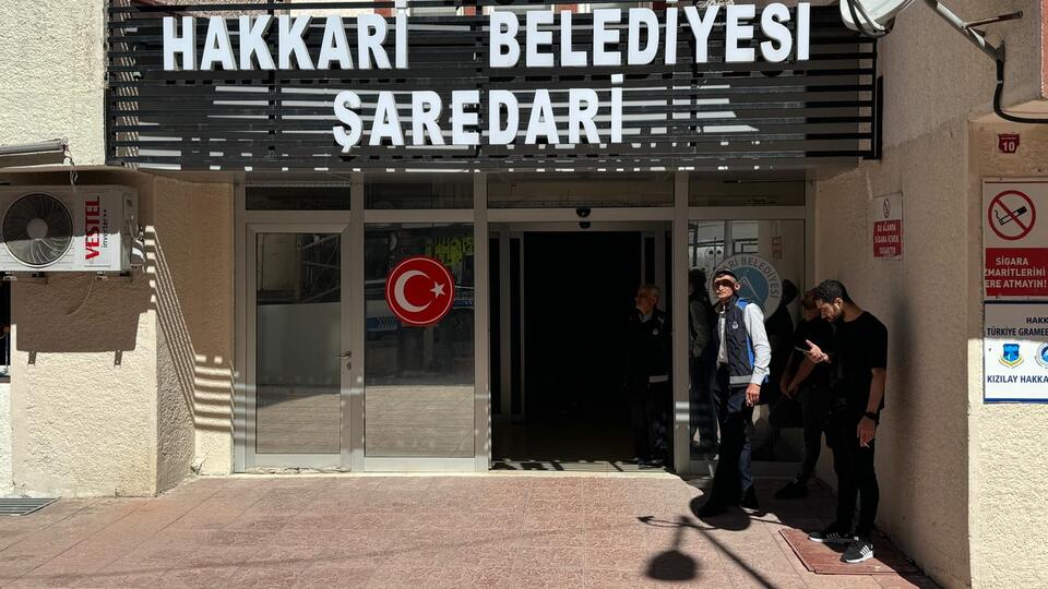 Kayyum atamaları devam edecek mi?