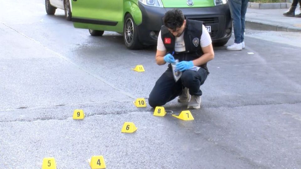 İstediği şarkı çalınmayınca kalabalığa ateş açtı!