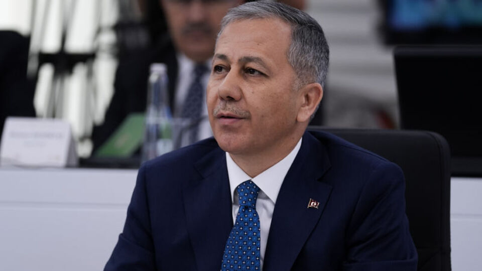 Yerlikaya, CHP'li Murat Bakan ile görüşecek