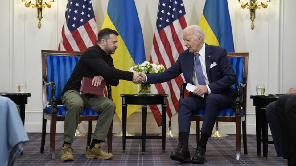Biden, Zelenskiy'den özür diledi