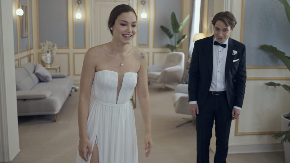 'Altın Elma' LCV- Lütfen Cevap Veriniz'e