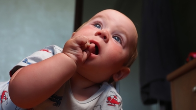 Acile başvurular 2 kat arttı! Çocuklar arasında pil yutma artıyor