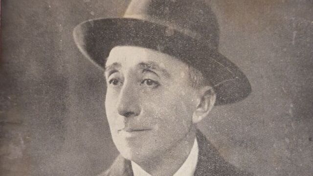 Re&ccedil;el yapar, dantel işler, &ouml;rg&uuml; &ouml;rer, roman yazardı