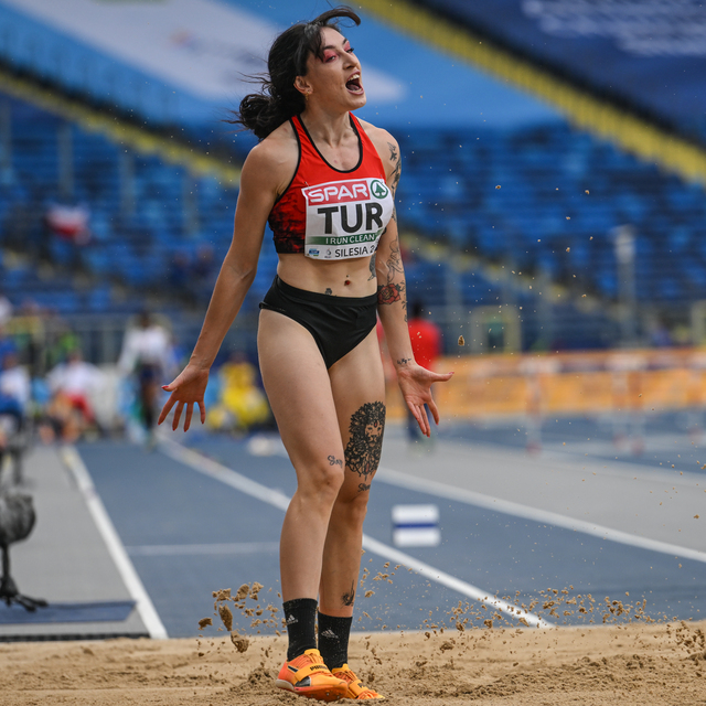 Tuğba Danışmaz, rekorla Paris'e gidiyor!