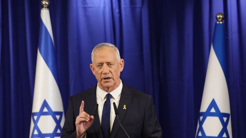 Gantz, kabineden istifa ettiğini duyurdu