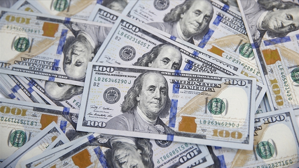 Cari açık ilk 4 ayda yüzde 45 düştü