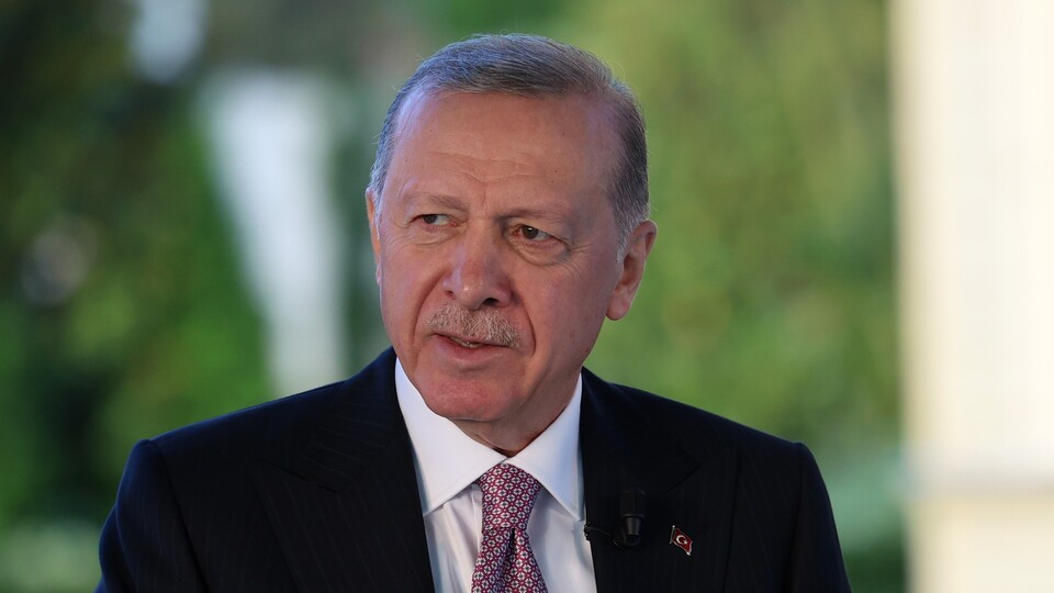 Cumhurbaşkanı Erdoğan'dan sigaraya karşı yeni kanun sinyali