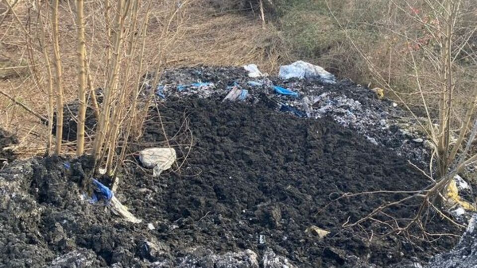 Kimyasal atık dökenler fotokapana yakalandı