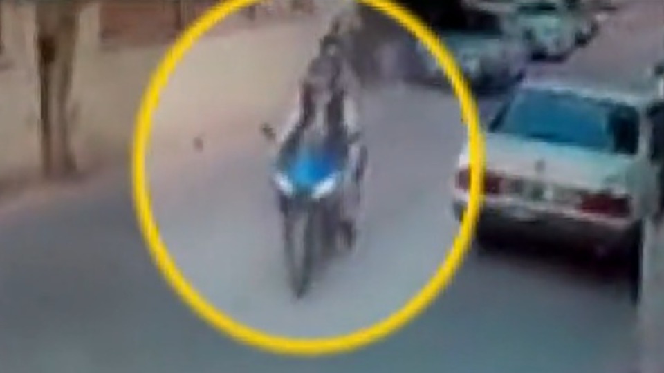 Zil çaldı, kapıyı açtı, öldürüldü!