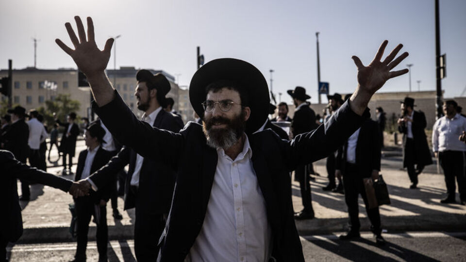 Ultra Ortodoks Yahudilere zorunlu askerlik muafiyeti