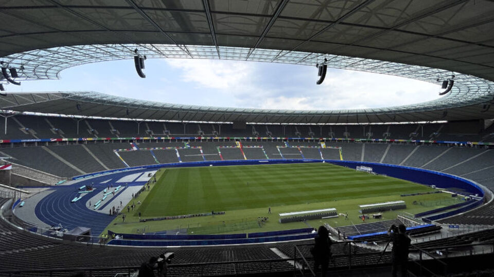 Finalin adresi Berlin olimpiyat!