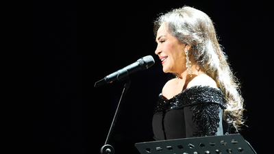 Sonsuz senfoniyle onurlandırıldı