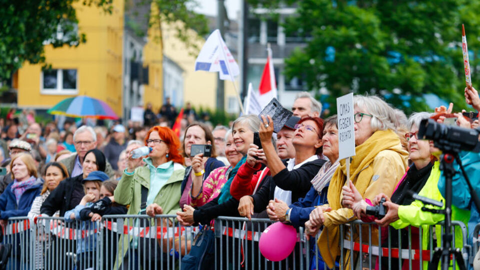 Ev sahibi Almanya'da ırkçılık krizi!