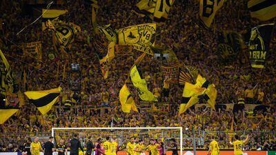 Sarı duvarlı Dortmund Stadı!