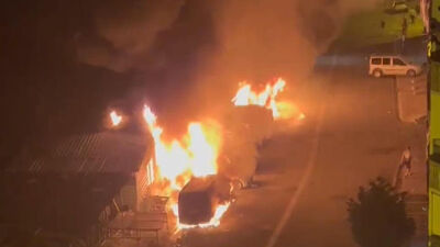 Esenyurt'ta 8 araç ve iş yeri kundaklandı!