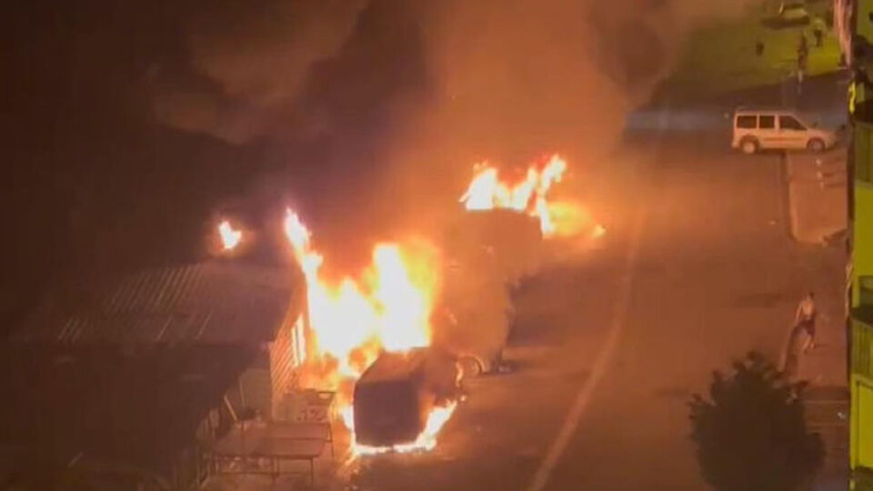 Esenyurt'ta 8 araç ve iş yeri kundaklandı!