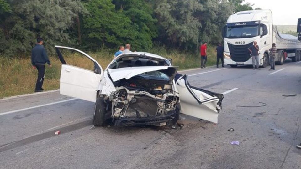 Otomobil takla attı: Anne-kız öldü, 2 yaralı