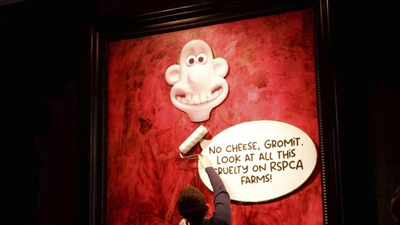 Kral Charles'ın portresine saldırı