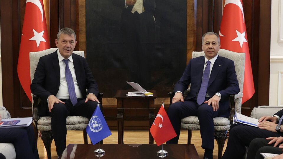 Bakan Yerlikaya, UNRWA Komiseri'yle görüştü