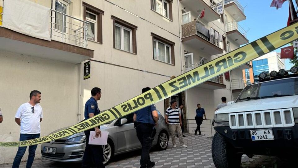 Eşini makasla öldüren zanlı yakalandı