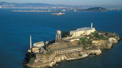 Alcatraz hapishanesinden kaşıkla tünel kazıp kaçan üç mahkuma ne oldu?