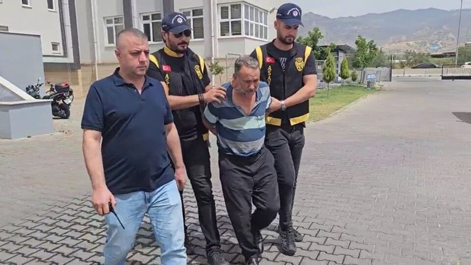 Karısını döverek öldürdü! Polis onu arıyordu!