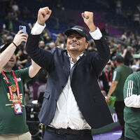 Ergin Ataman Yunanistan'da şampiyon!