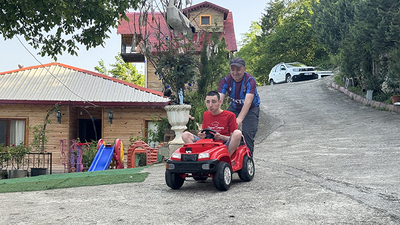 Kanseri iki kez yendi! Özel çocuğu için hayata sımsıkı tutundu