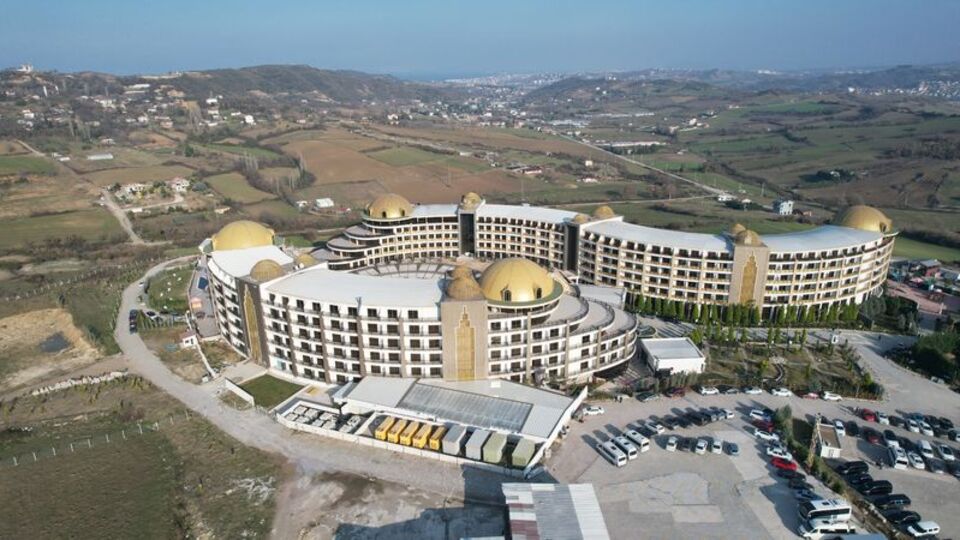 Devremülk dolandırıcılığı: Ünlü oyuncu tutuklu