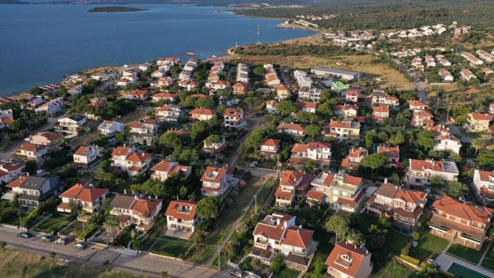 Ayvalık'ta kaçak yapılara taviz yok