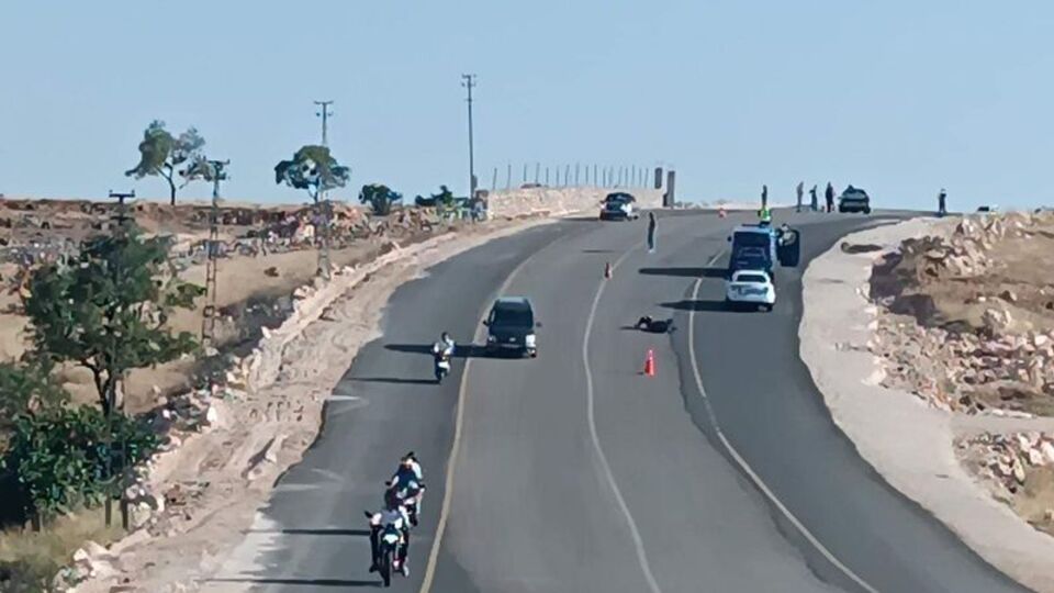 Otomobille çarpışan motosikletin sürücüsü öldü