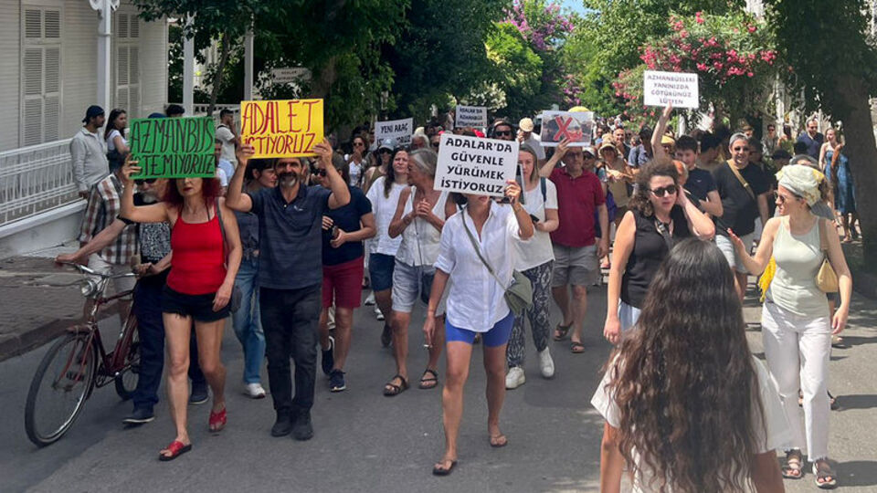 Ada sakinlerinden İETT'ye tepki