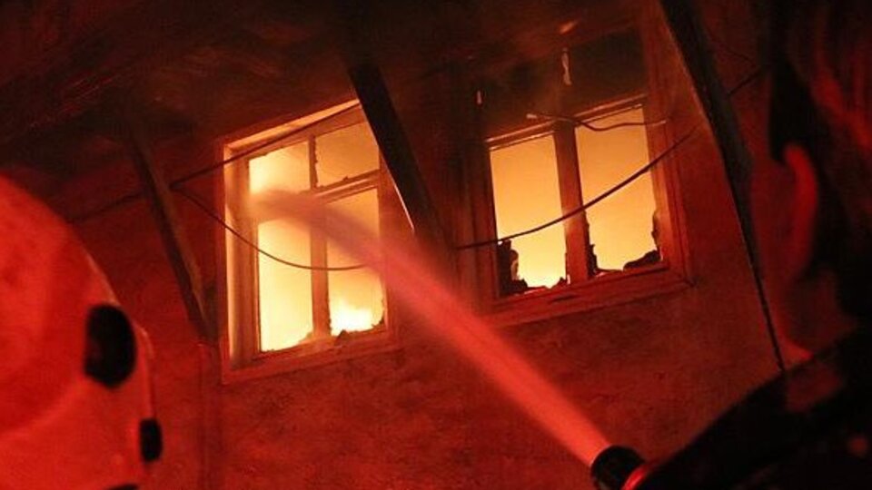 Samsun'da ev yangını: 5 kişi dumandan etkilendi