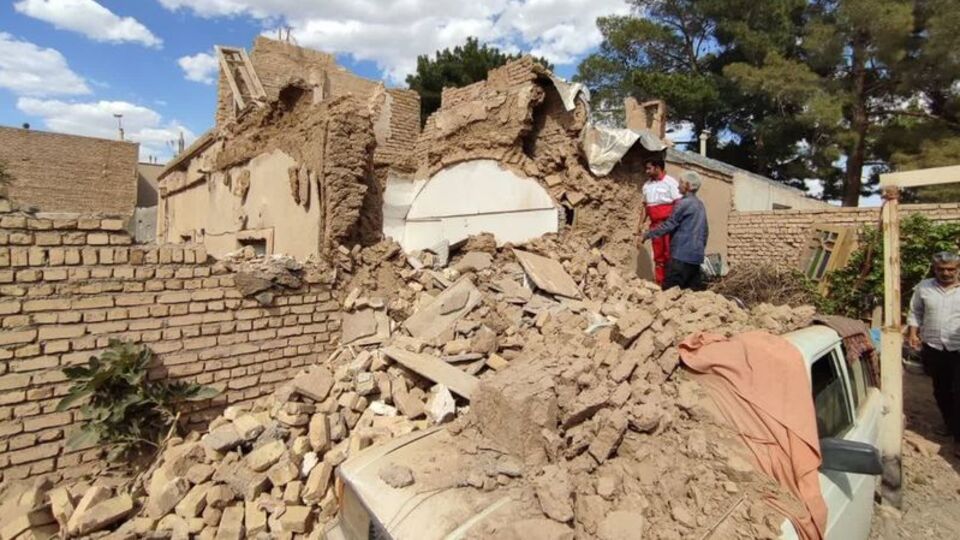 İran'da 5 büyüklüğünde deprem: Ölü ve yaralılar var