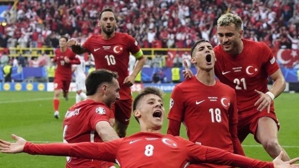 Ünlüleri de mest ettiler