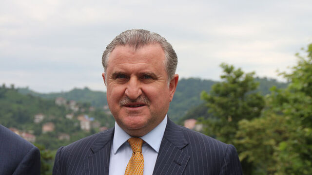 Bakan Bak'tan İldem'e ve Tunuğ'a tebrik!