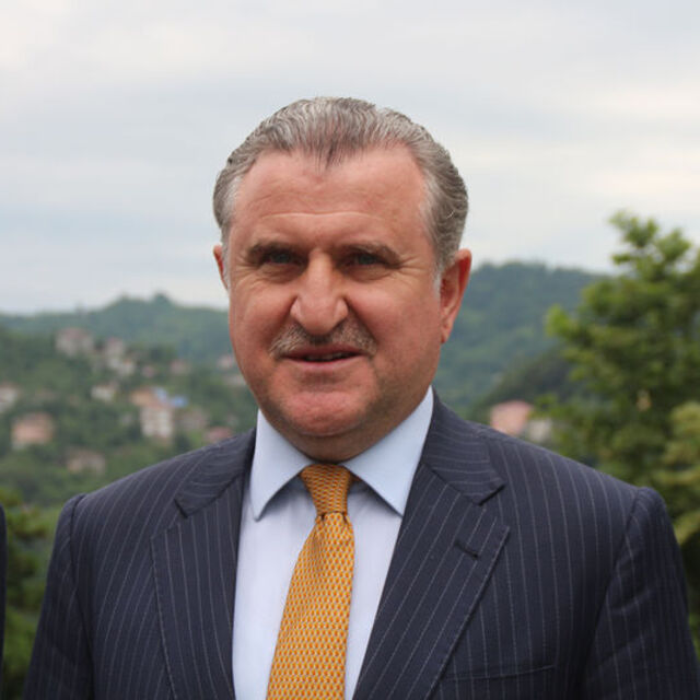 Bakan Bak'tan İldem'e ve Tunuğ'a tebrik!