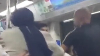 El ele tutuşmayın kavgası!